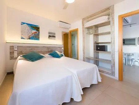 Lägenhetshotell Playa Bella San Antonio (Ibiza)